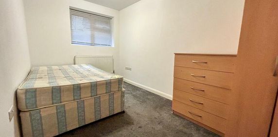 Double Room To Let - HP12 (Bills Included) - Photo 2