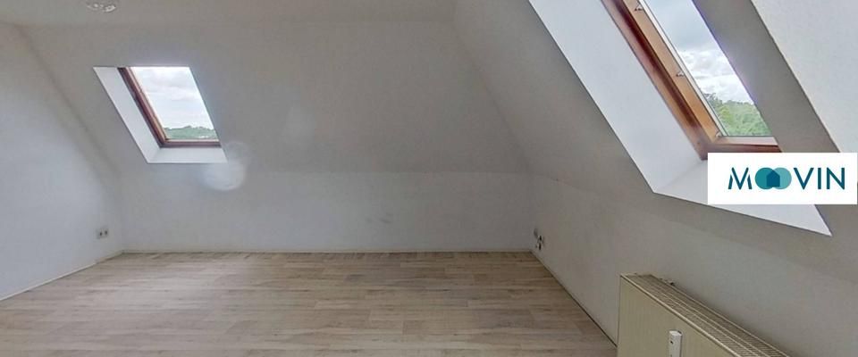 ++ Lichtdurchflutete 2-Zimmer-Dachgeschosswohnung mit Wannenbad ++ - Foto 1