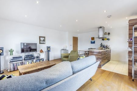 Stratheden Road, London, SE3 - Photo 2