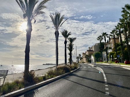 Type 2 - loggia vue mer - dernier étage parking - Photo 5