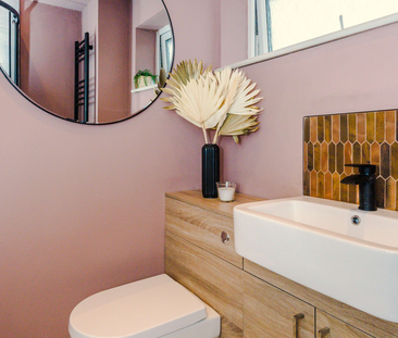 UK Award Winning, exceptionally high standard, design-led, immacula... - Photo 6