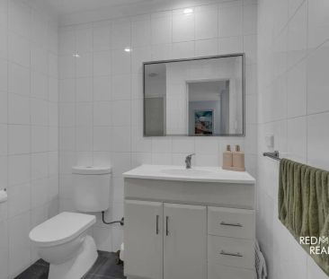 “Beautifully Renovated Villa in Sought-After Palmyra!” - Photo 6
