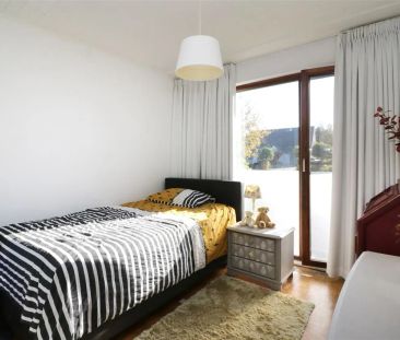 Rustig gelegen woning met 2 slpk, riante tuin en garage te Herselt - Photo 2