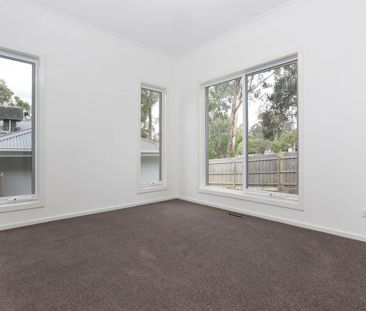 Style and Sophistication - Photo 3