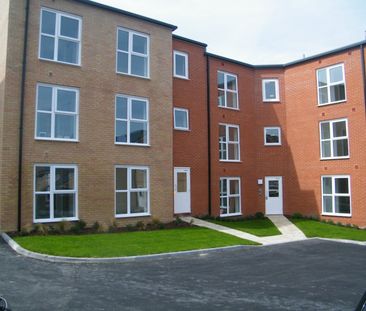 BASILDON - Photo 1