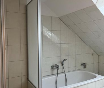 DG-Wohnung mit Balkon, Stellplatz und EBK!! - Photo 1