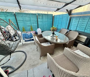 2 Bed Maisonette, Gurney Close, E15 - Photo 1