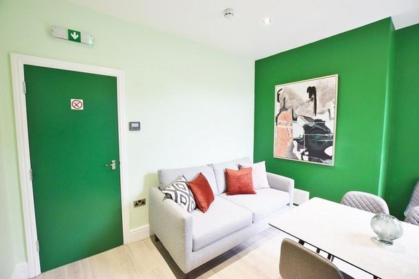 1 bedroom in a house share to rent - Photo 1