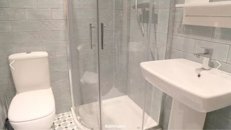 Royal Canal Terrace, Dublin - Photo 5