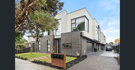 Near-New Townhouse - Immaculately Presented with Low-Maintenance Lifestyle - Photo 5