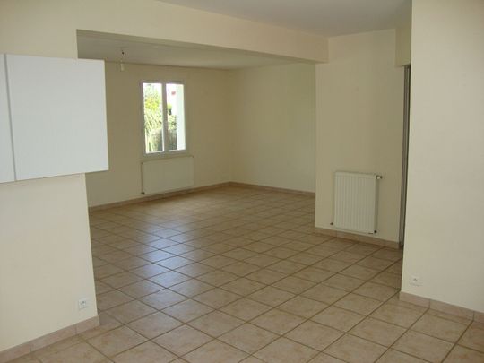 Location Maison 4 pièces 92m² - Photo 1