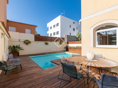 4 bedroom luxury Villa for rent in Castelldefels, Spain - Photo 2