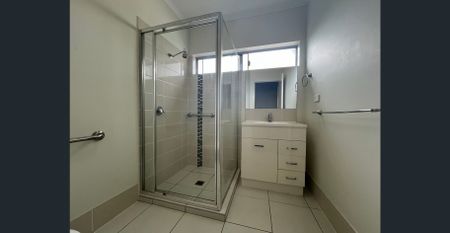 Central Location 1 Bedroom Unit - Photo 3