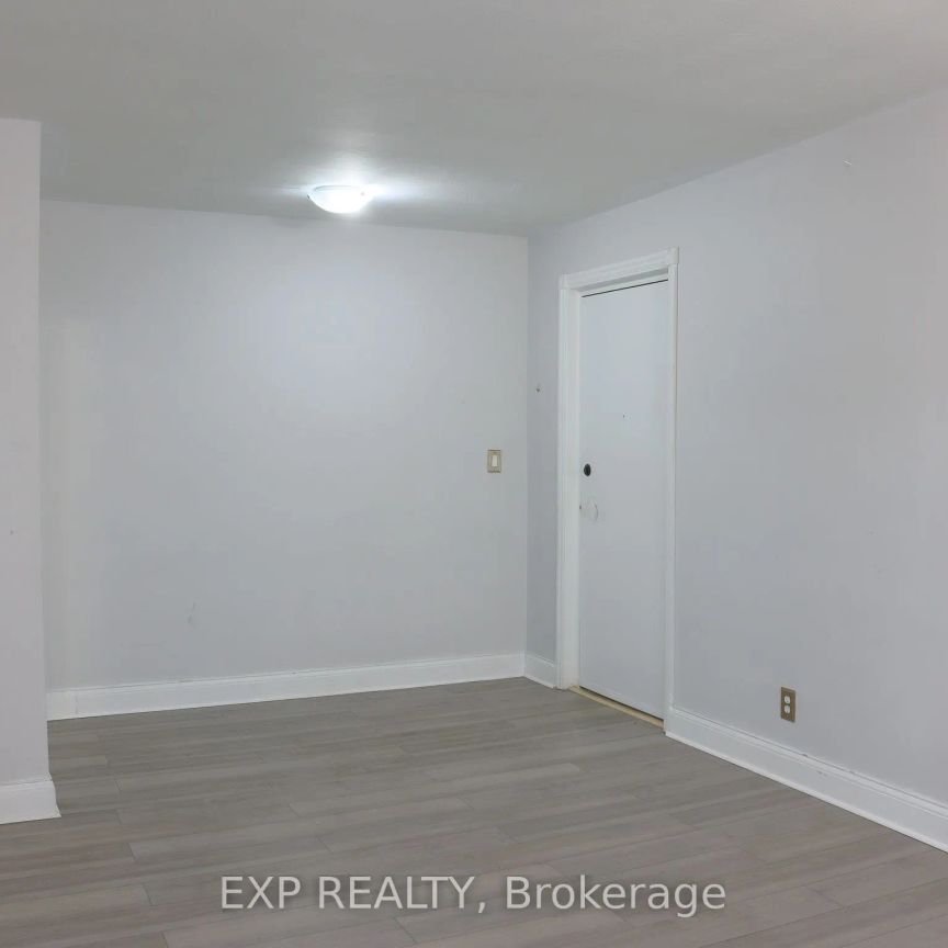 242 D'arcy Street #8 - Photo 1