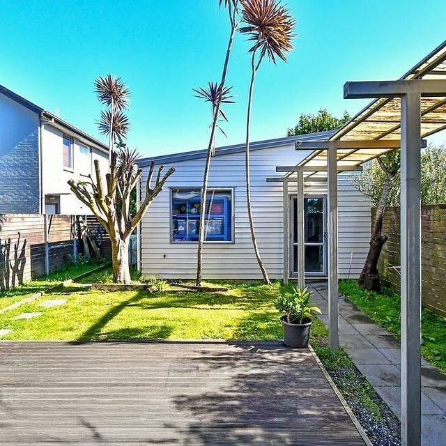 4-Bedroom Home with Double Garage – Takanini - Photo 1