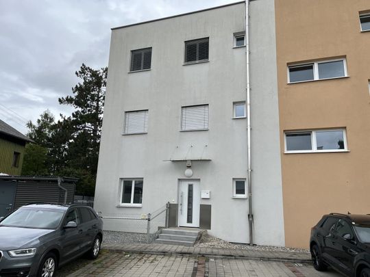 Traumhafte 3-Zimmer-Wohnung mit Balkon und Parkplatz in zentraler Lage! - Foto 1