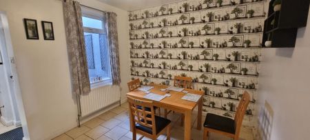 10 Meadowbank Place, Belfast BT9 7FF - Photo 2