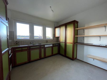 4.5 perfectly located, overlooking the neighborhood, with balcony and view - Photo 4