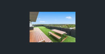 Positioned just a short stroll to Chatswood Chase - Photo 2