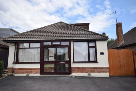 To Rent Bryant Road, Wallisdown, Poole, BH12 £2,850 pcm Tenancy Info - Photo 5