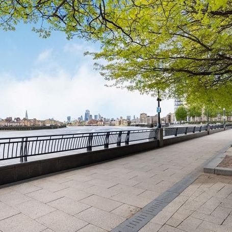 Westferry Circus, London - Photo 1