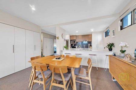 Prime Location with Lovely Lake Views - Photo 4