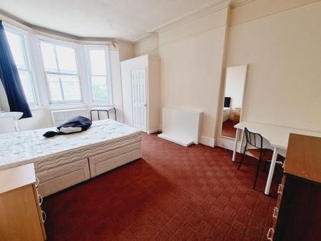 7 bedroom semi-detached house to rent - Photo 4