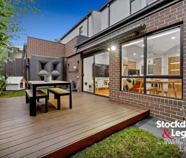 “Walk to Everything” - Photo 3