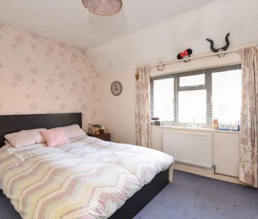 4 bedroom semi-detached house to rent - Photo 4