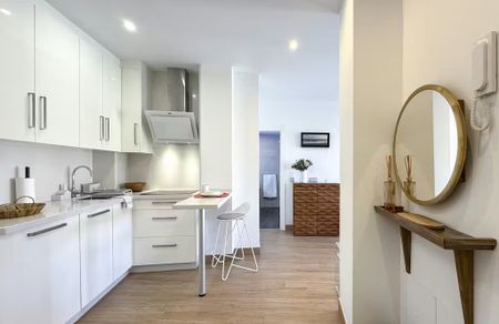 Pasillo de Santa Isabel, Málaga, Andalusia 29005 - Photo 3