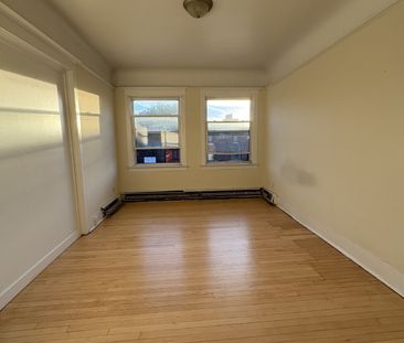 341 Elgin Street - B - Photo 3