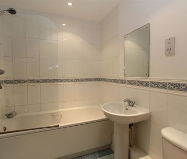 Turlow Court, Leeds City Centre, LS9 8PA - Photo 3