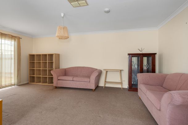 Low-Maintenance Living with Comfort & Convenience - Photo 1