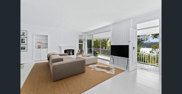 Bright ocean-view 2 bedroom 2 bathroom designer beach escape with parking - $1,600/week fully furnished - Photo 1