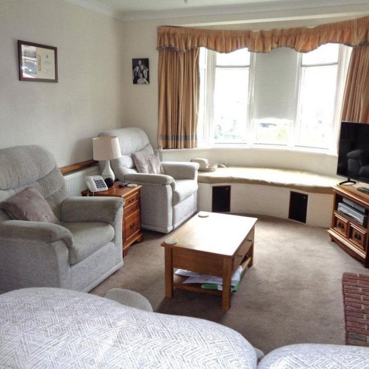 3 bedroom semi-detached house to rent - Photo 1