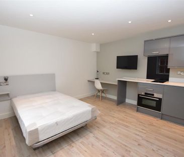 Studio to rent - Photo 2