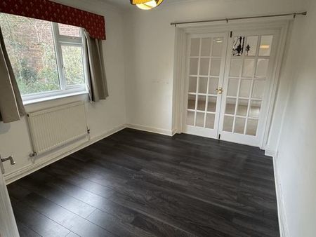 3 bedroom detached house to rent - Photo 3