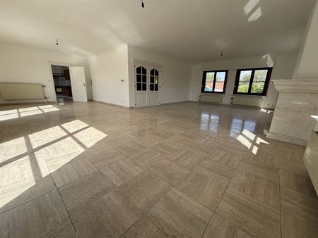 Ruime woning met grote tuin in een rustige straat - Photo 4