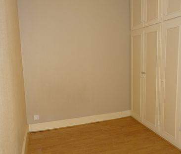 Location Appartement 2 pièces 26m² ORLEANS 45000 - Photo 2