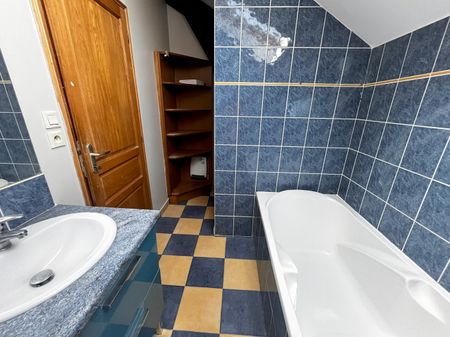 Location Appartement 3 pièces 131m² - Photo 3