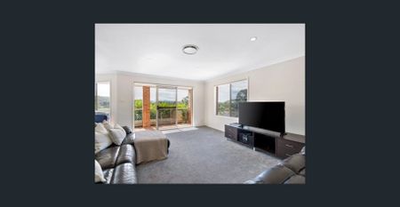 Large Family Home! - Photo 5