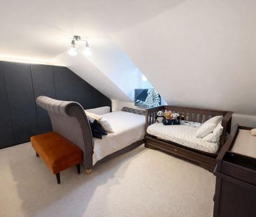 3 bedroom flat to rent - Photo 5