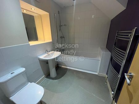 2 bedroom flat to rent - Photo 5