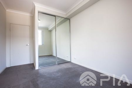 Premium two bedroom apartment, close to all amenities - Photo 3