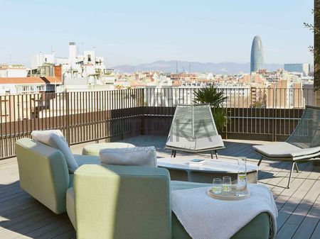 Maravilloso piso con terraza en alquiler temporal con vistas al Arc de Triomf, Barcelona - Photo 5