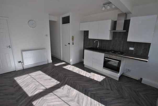 Carlingford Drive, Westcliff On Sea, SS0 - Photo 1