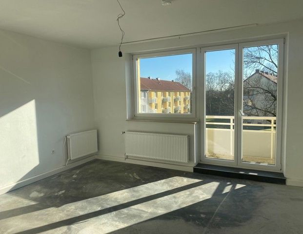 Renovierte 3-Zimmer-Wohnung mit Balkon - Foto 1