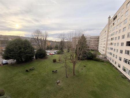 3 bedroom flat to rent - Photo 4