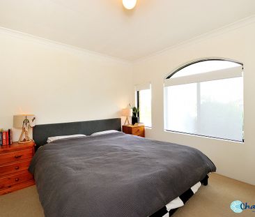 BEAUTIFULLY PRESENTED FAMILY HOME!! - Photo 5