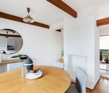 Fresh updates, natural light throughout - Photo 3